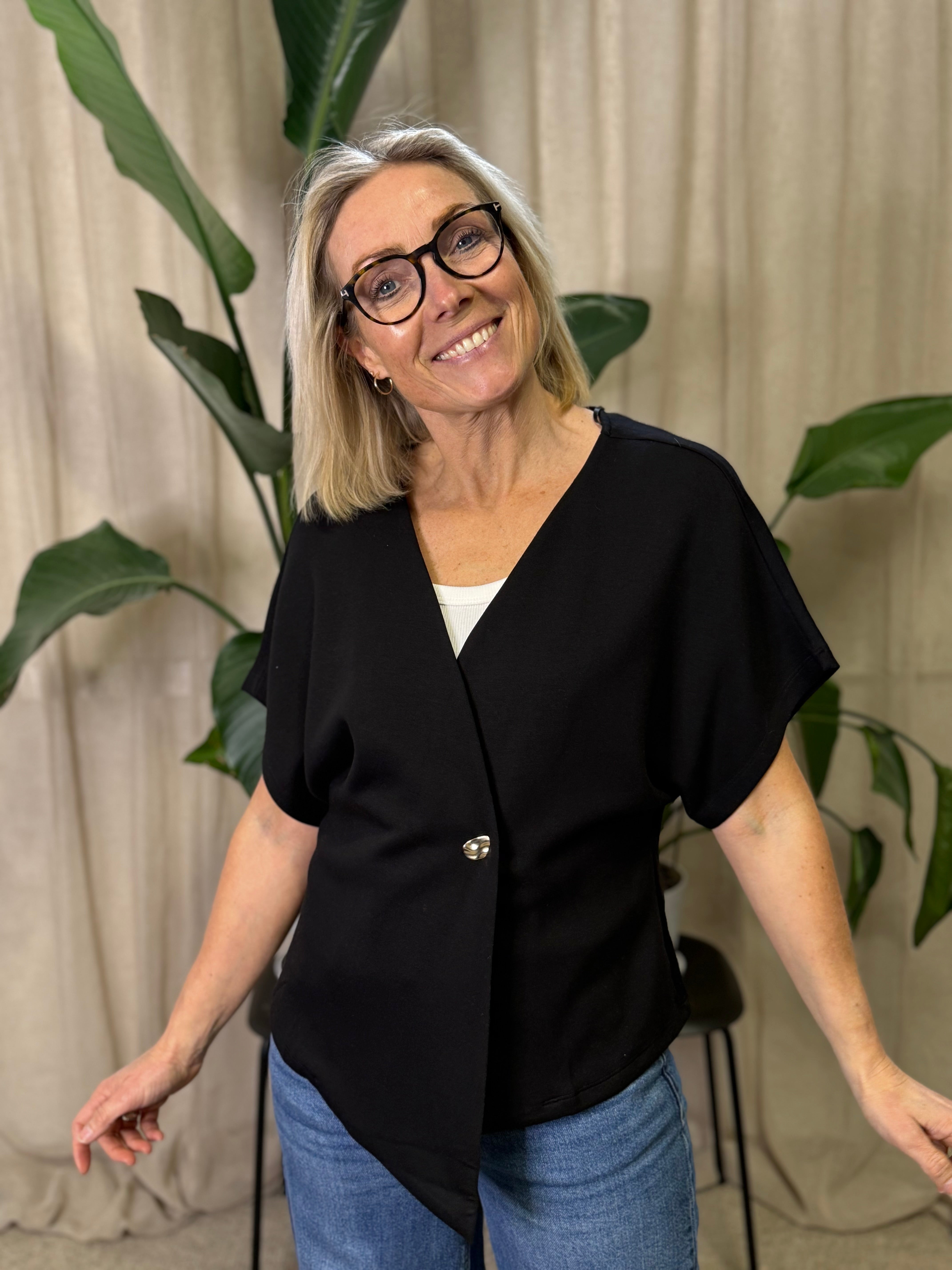 VMSMILLA Top - Black